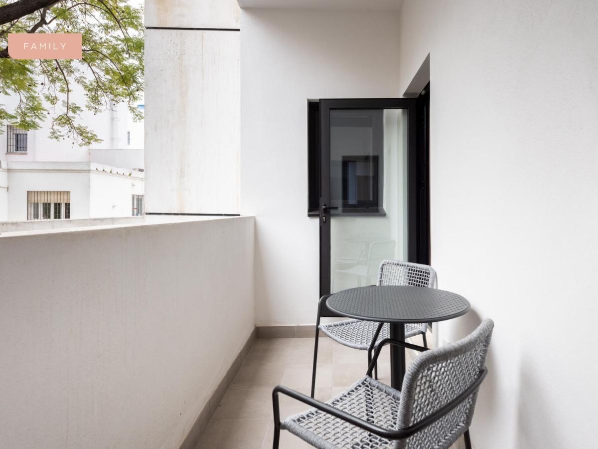 Limehome Sevilla Calle Torcuato Luca De Tena - Digital Access Exteriér fotografie